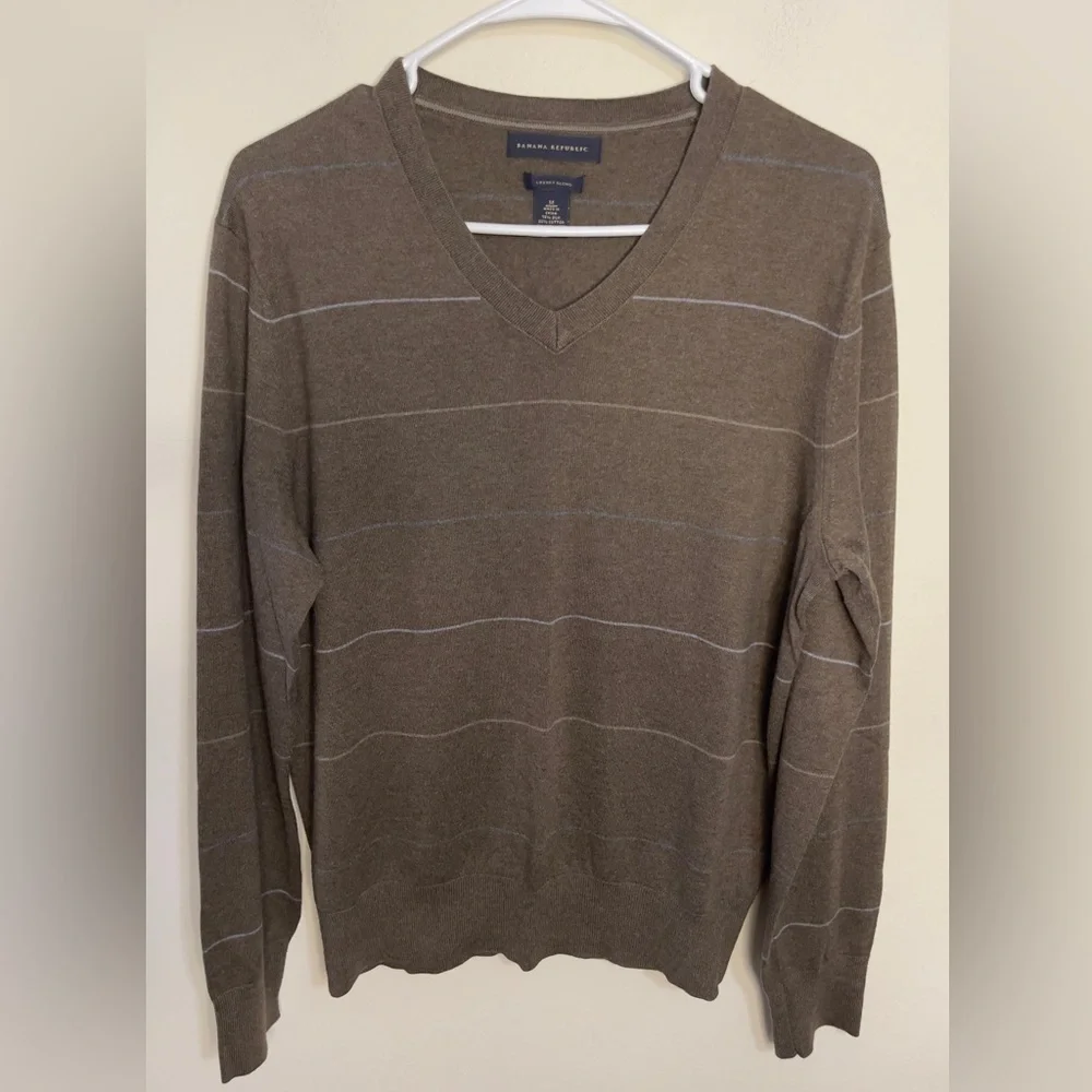 Banana Republic Men’s Silk & Cashmere Luxury Blend V- Neck Sweater Pullover Sz M
